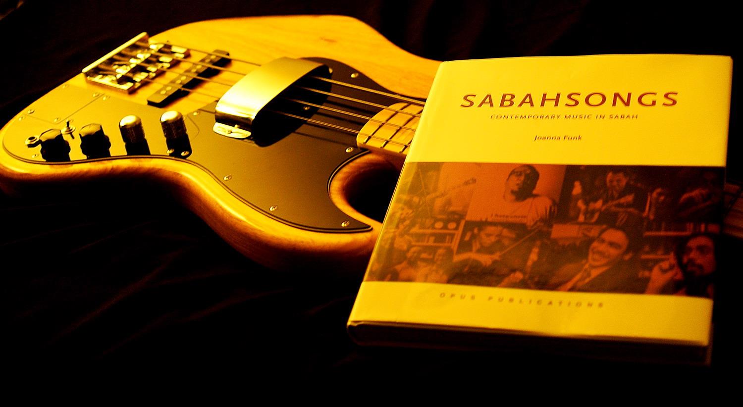 A gallery of the SabahSongs book